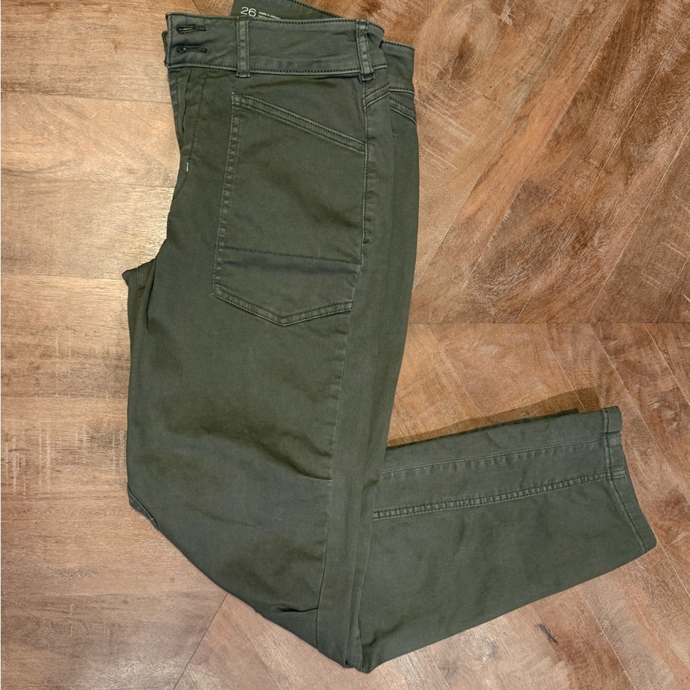 The Wanderer Mid-Rise Relaxed Leg Pant by Pilcro